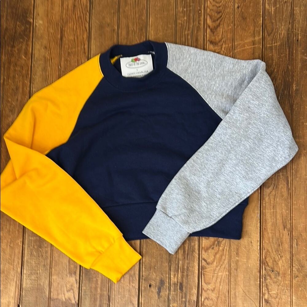 Women’s Cedric Charlier Fruit of the loom cropped crew neck sweatshirt size sm